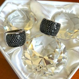 Gorgeous Black Spinel Silver Ring!!